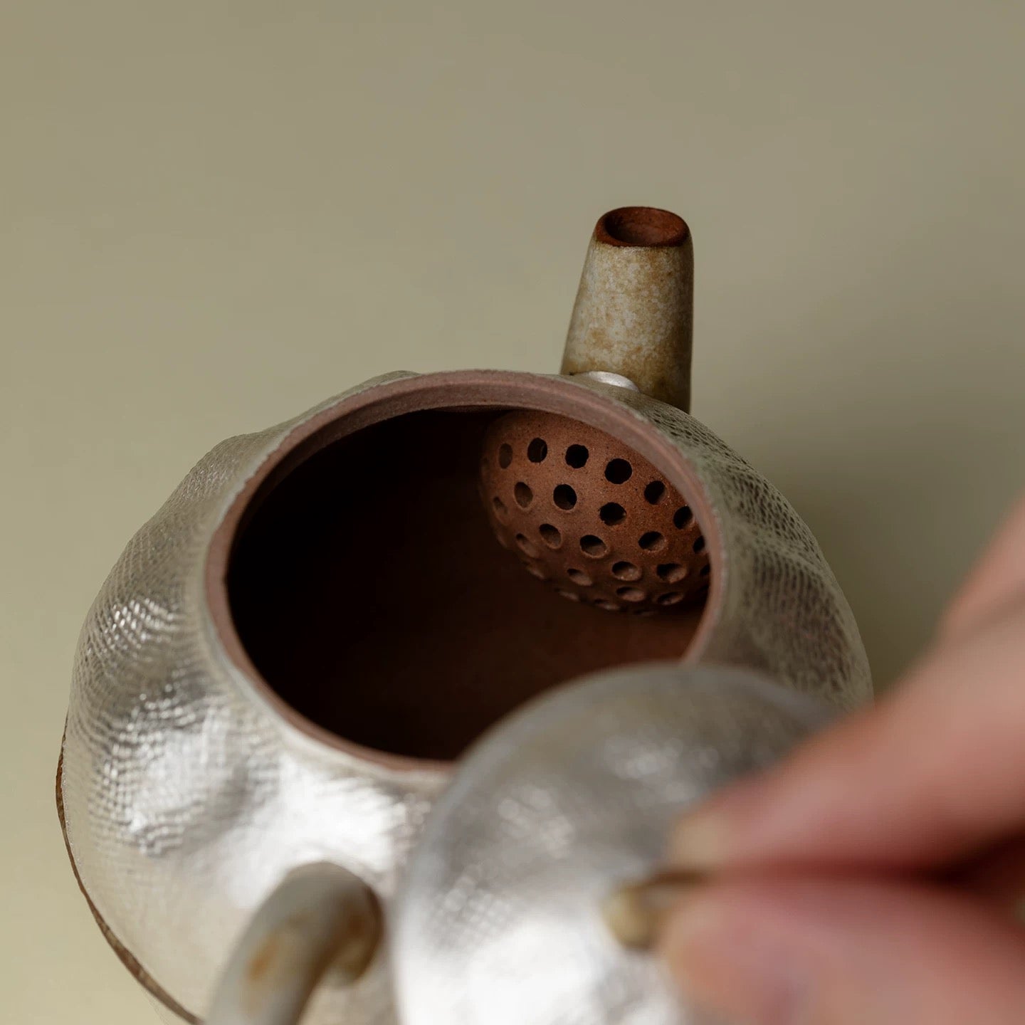 Handcrafted Japanese Finger-Pressed Coarse Pottery Teapot | Gilded Silver Interior (115ml)