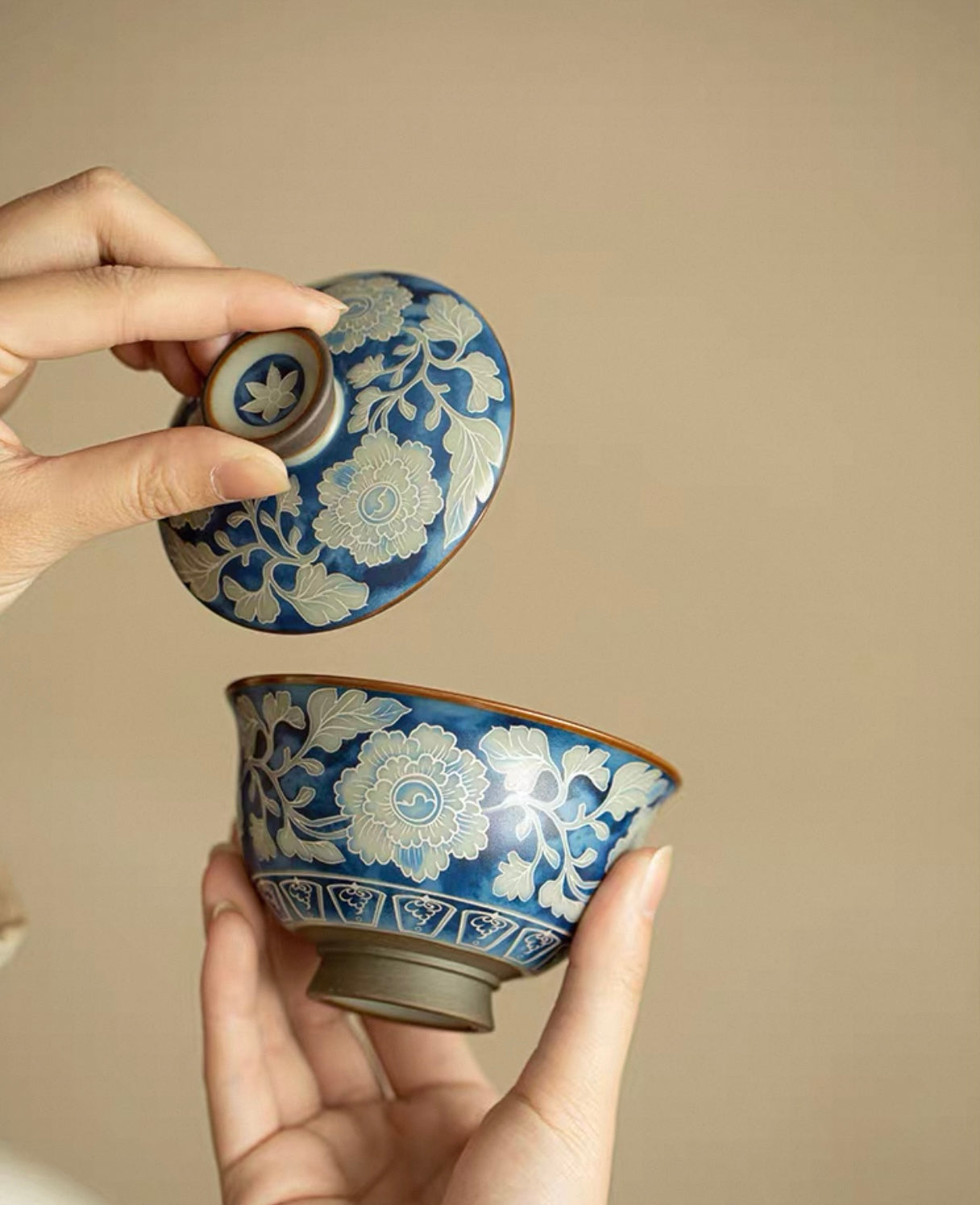 Ru Ware & Yuan Blue-White Yuanbao Floating Sancai Gaiwan (Gift Box Set)