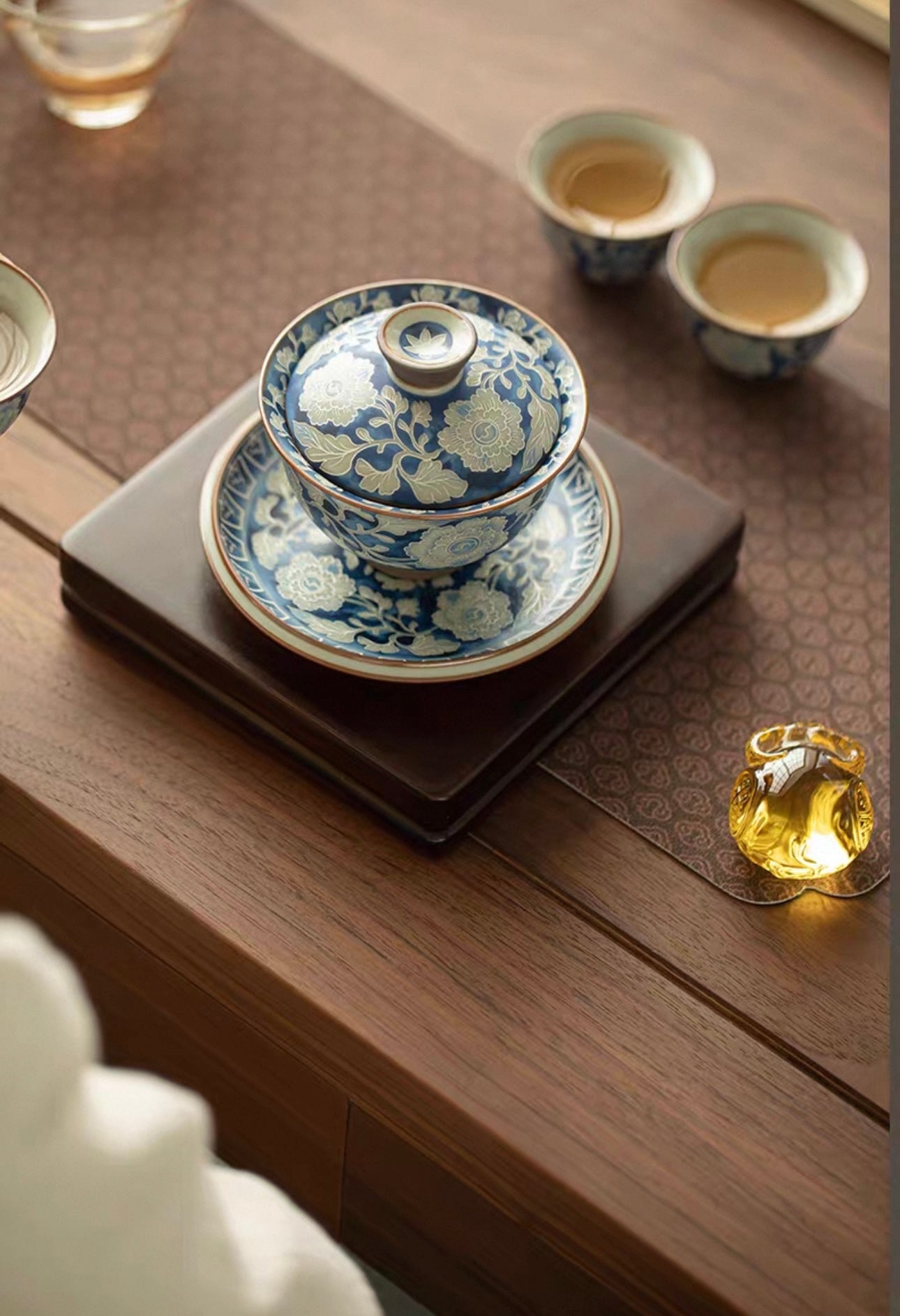 Ru Ware & Yuan Blue-White Yuanbao Floating Sancai Gaiwan (Gift Box Set)