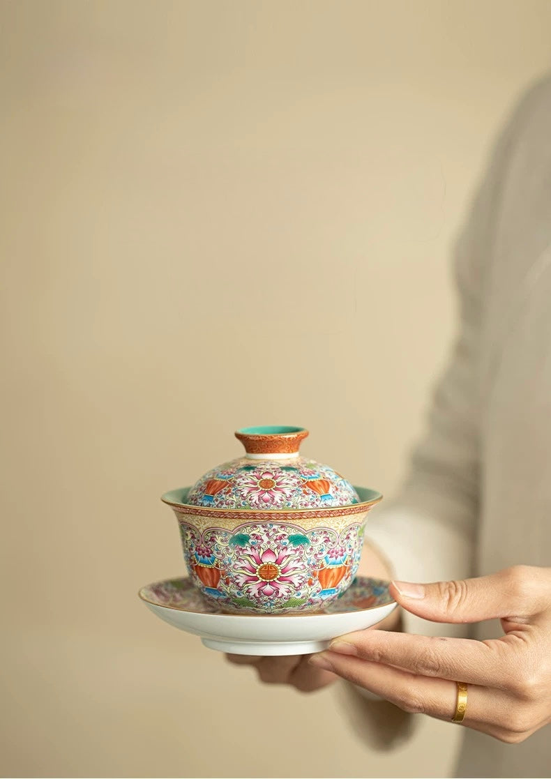 Splendid Intertwining Lotus Falangcai Sancai Gaiwan (Large Edition)