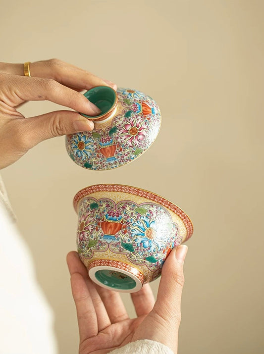 Splendid Intertwining Lotus Falangcai Sancai Gaiwan (Large Edition)