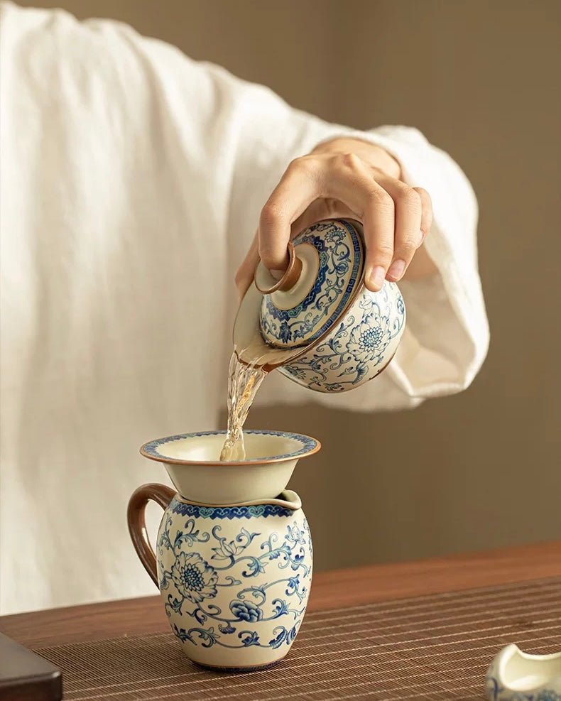 Imitation Song Yellow Ru Ware Intertwining Lotus Floating Gaiwan