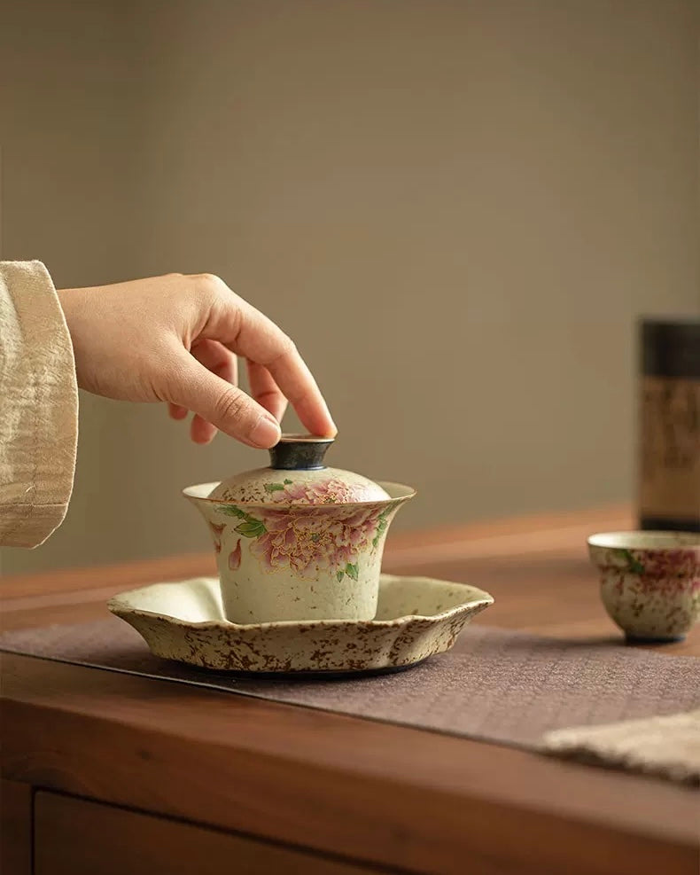 Golden Thread Peony Flint-Red Sancai Gaiwan