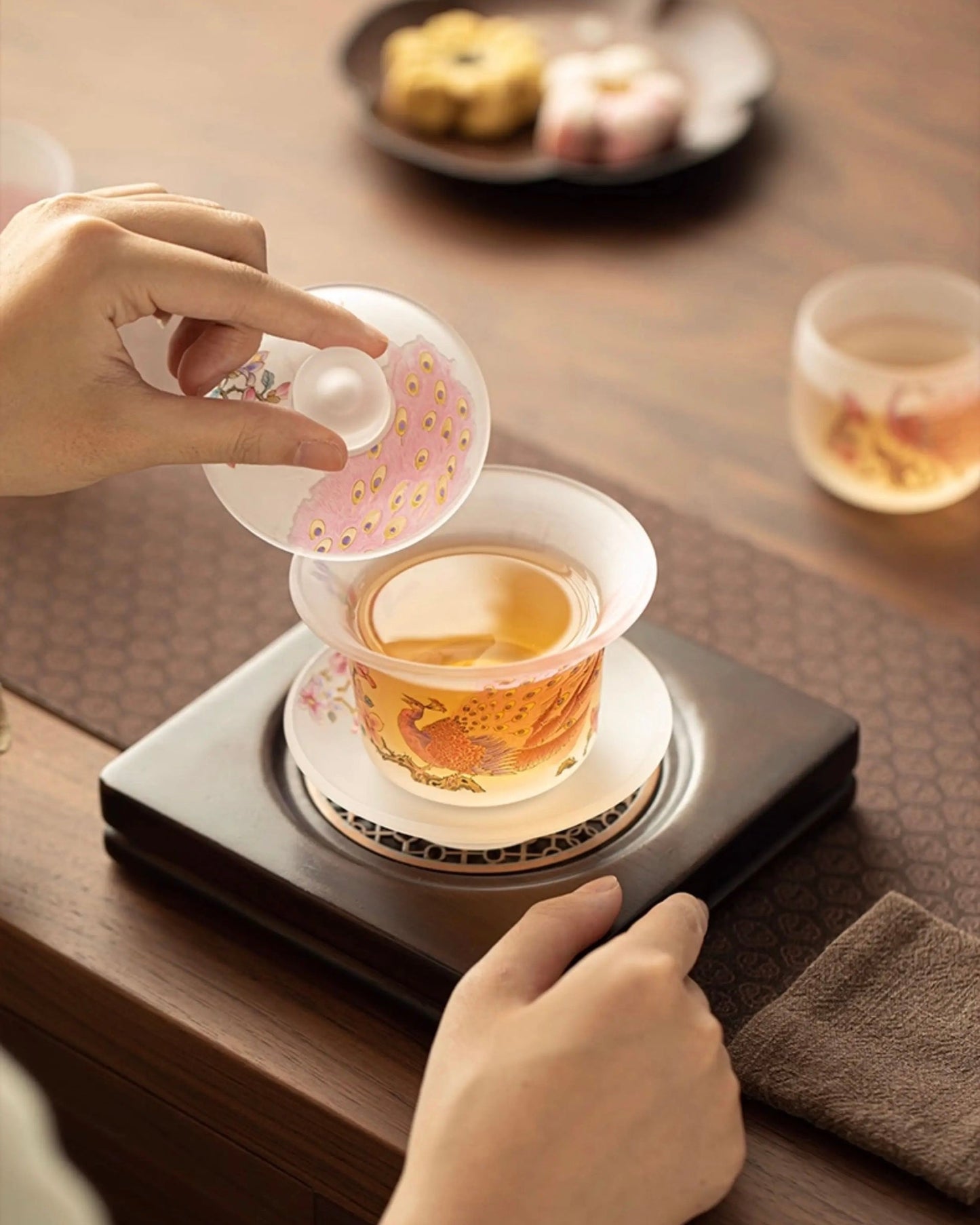 Pink Frosted Luminous Peacock Glass Sancai Gaiwan