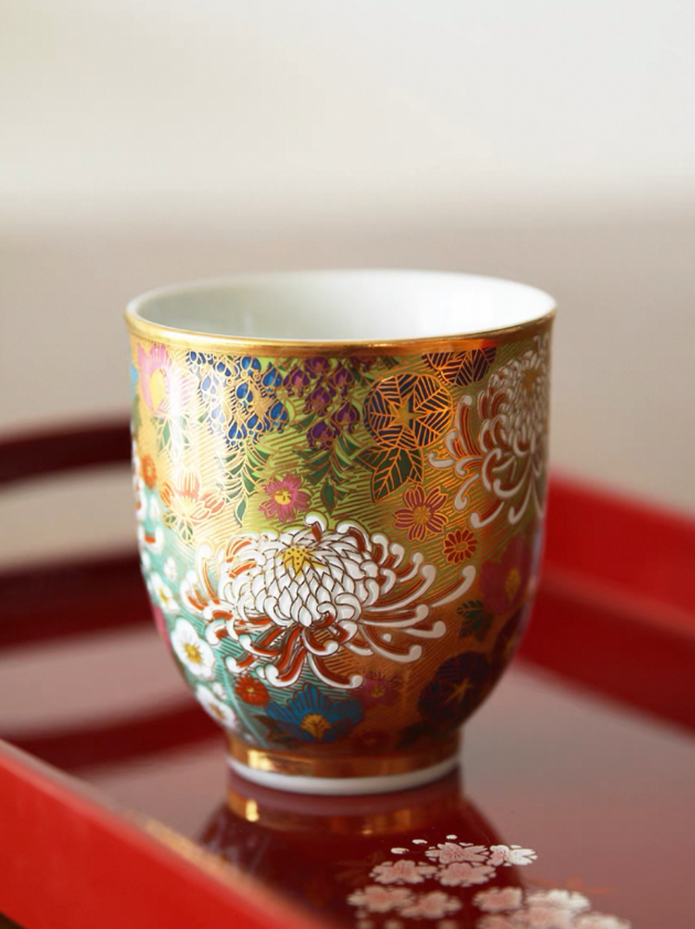 Authentic Kutani Ware Uehana Kichi Teacup (Master Cup). Handcrafted