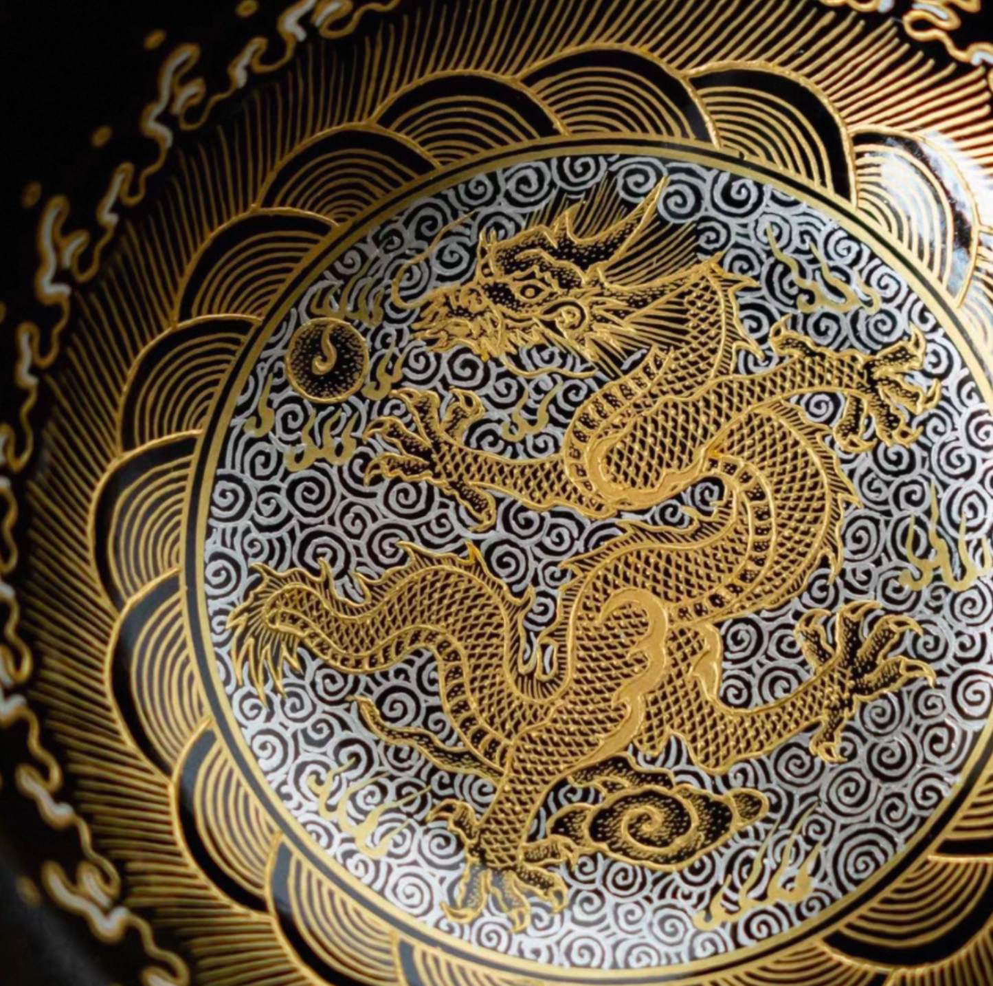[Heirloom Collections] Tang Dynasty Inspired: Dunhuang Dragon Falangcai Palm Cup – Exquisitely Handcrafted with Gold & Silver Embellishments