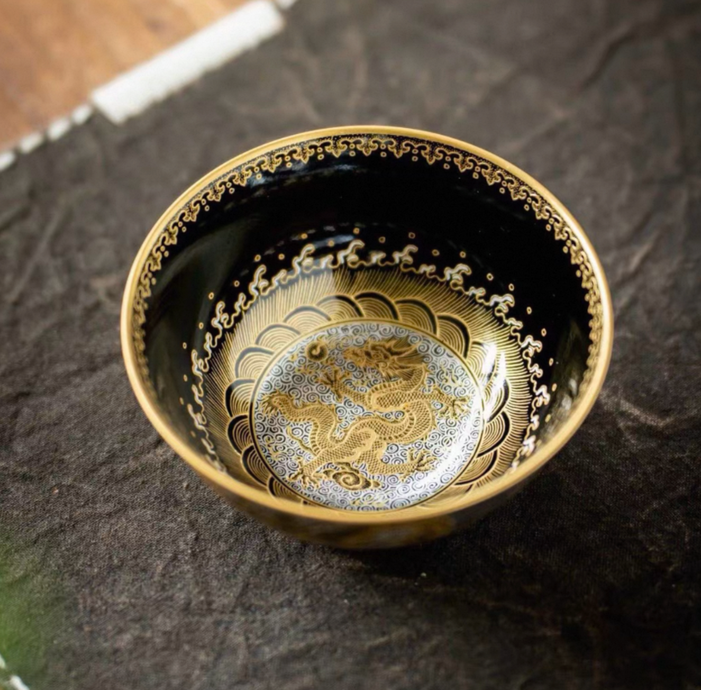 [Heirloom Collections] Tang Dynasty Inspired: Dunhuang Dragon Falangcai Palm Cup – Exquisitely Handcrafted with Gold & Silver Embellishments