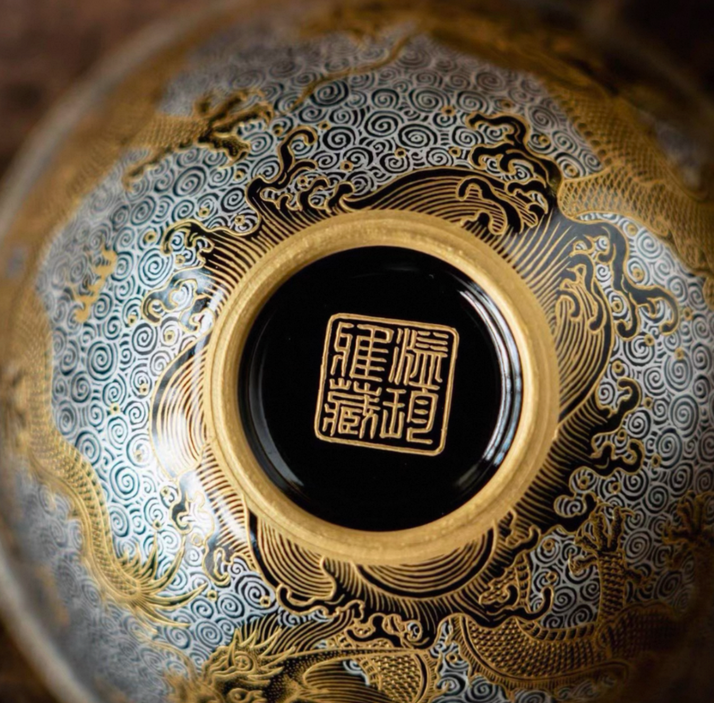 [Heirloom Collections] Tang Dynasty Inspired: Dunhuang Dragon Falangcai Palm Cup – Exquisitely Handcrafted with Gold & Silver Embellishments