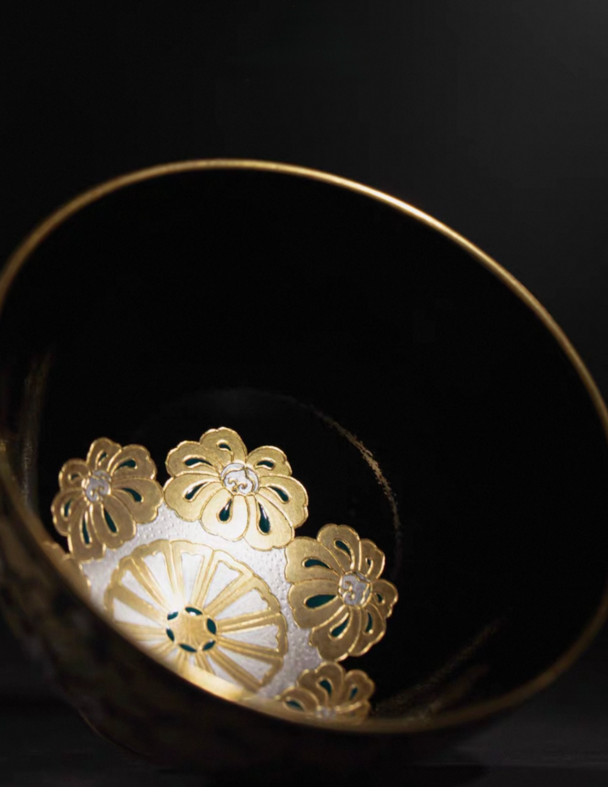 [Heirloom Collections] Imperial Grandeur: Flourishing Branches Porcelain Teacup – Masterfully Adorned with Falangcai Enamel. Gold. and Silver from Jingdezhen