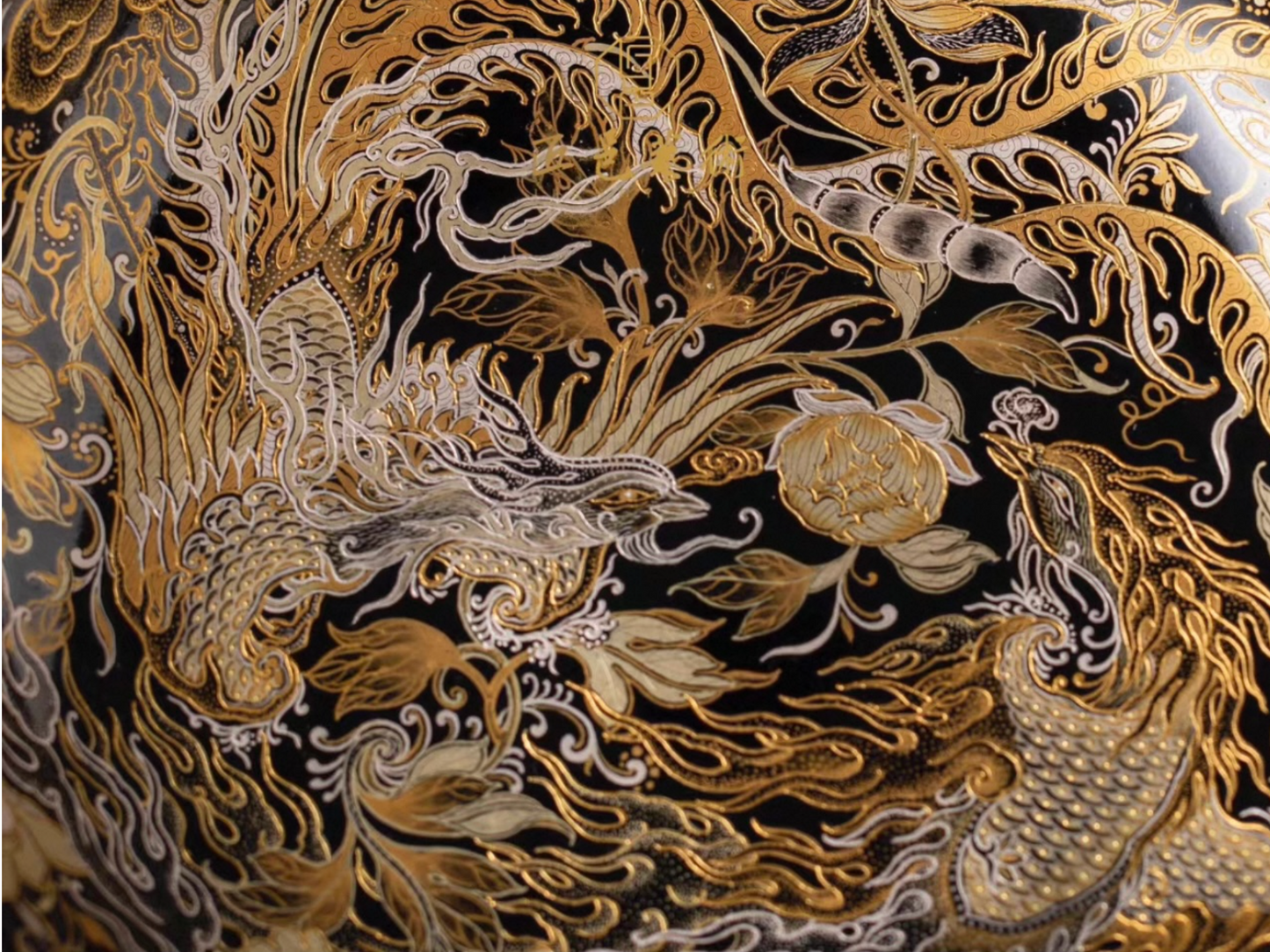 [Heirloom Collections] Imperial Artistry: Dancing Phoenix & Flying Dragon Teapot Stand – Tang Dynasty Inspired Falangcai with Gold & Silver from Jingdezhen