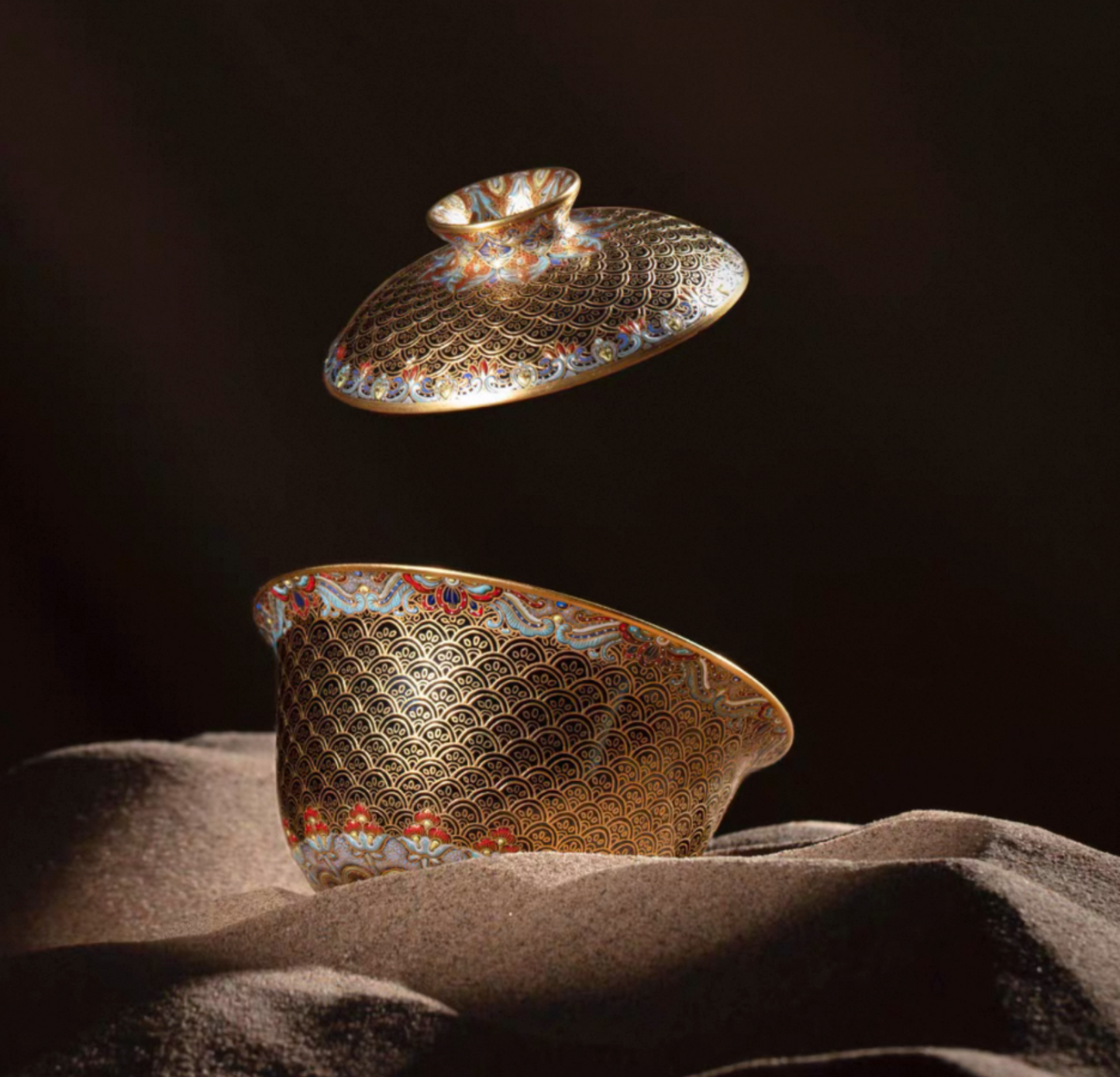 [Heirloom Collections] Imperial Splendor: Dunhuang Scales Gaiwan – Tang Dynasty Inspired Falangcai with Gold & Silver from Jingdezhen
