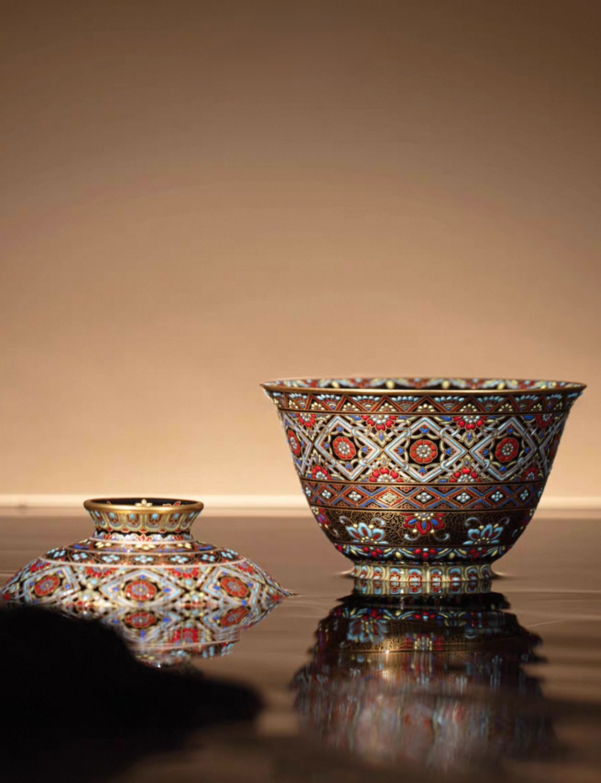 [Heirloom Collections] Imperial Grandeur: Lustrous Grace of Dunhuang Gaiwan & Master Cup Set – Handcrafted with Gold. Silver. and Falangcai Enamel from Jingdezhen