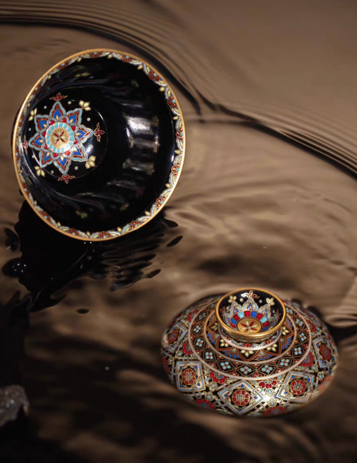 [Heirloom Collections] Imperial Grandeur: Lustrous Grace of Dunhuang Gaiwan & Master Cup Set – Handcrafted with Gold. Silver. and Falangcai Enamel from Jingdezhen