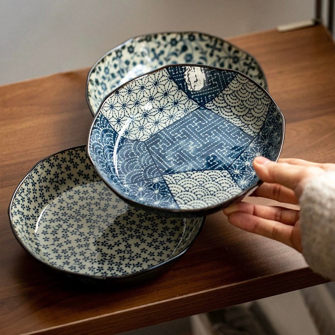 Japanese Mino-Ware Ko-Sometsuke Karakusa Deep Plate | Artisan Underglaze Tableware