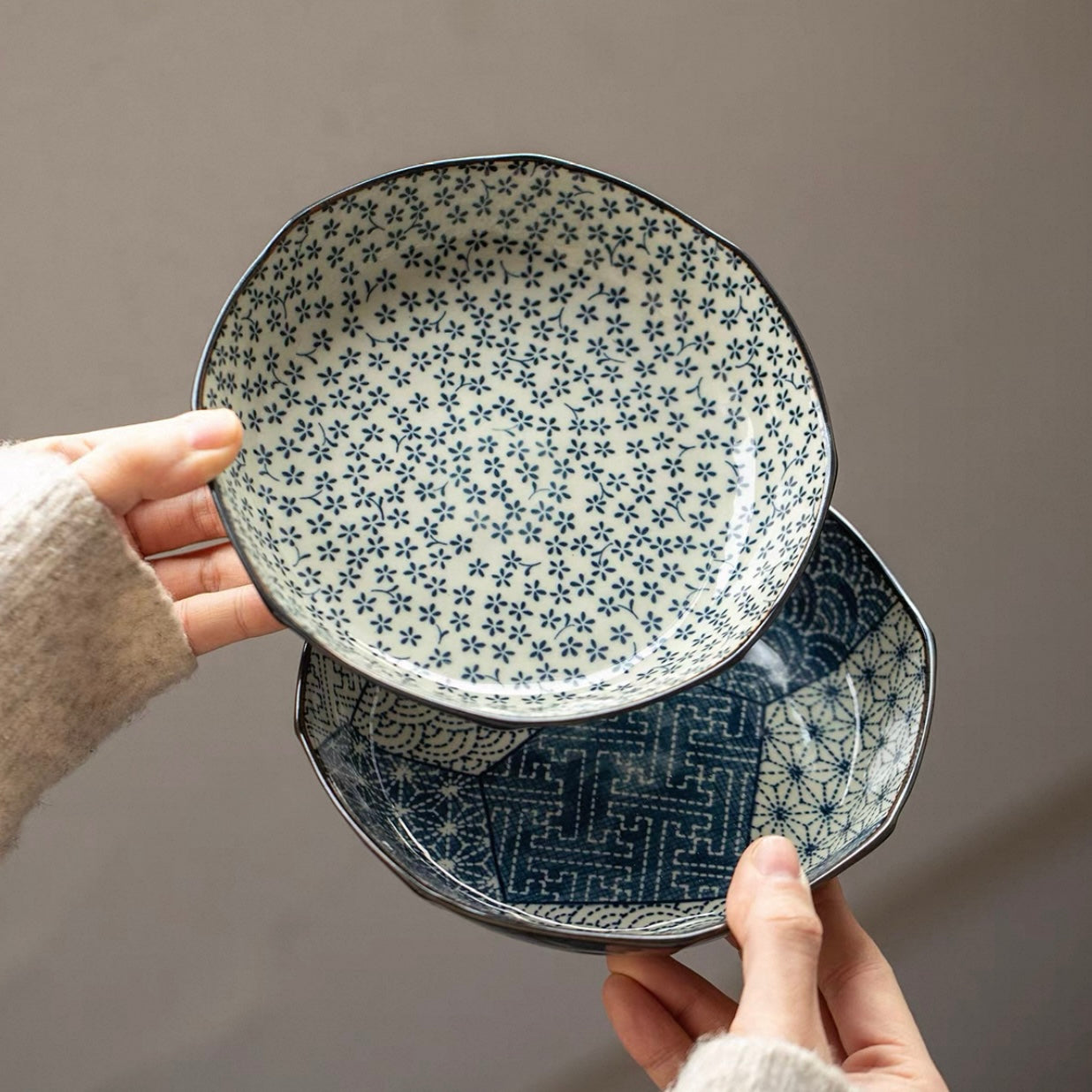 Japanese Mino-Ware Ko-Sometsuke Karakusa Deep Plate | Artisan Underglaze Tableware