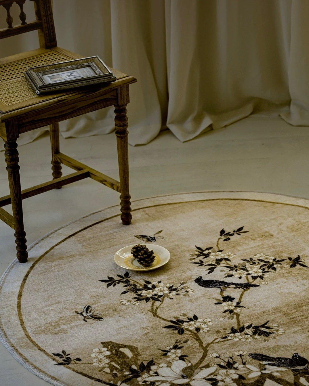 Begonia Garden Round Rug