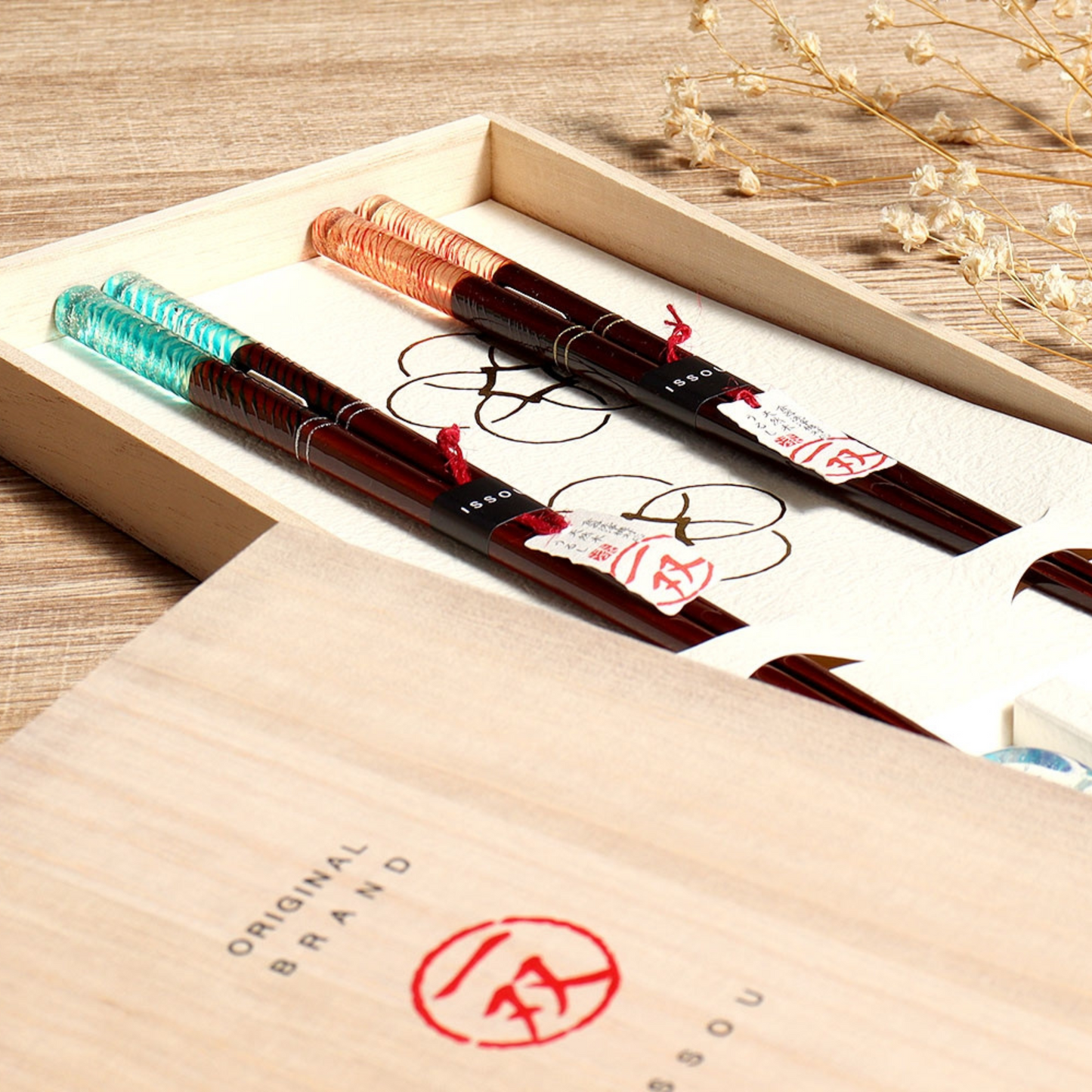 ISSOU Shio Kaze Japanese Handcrafted Wooden Chopsticks Wedding Gift Set