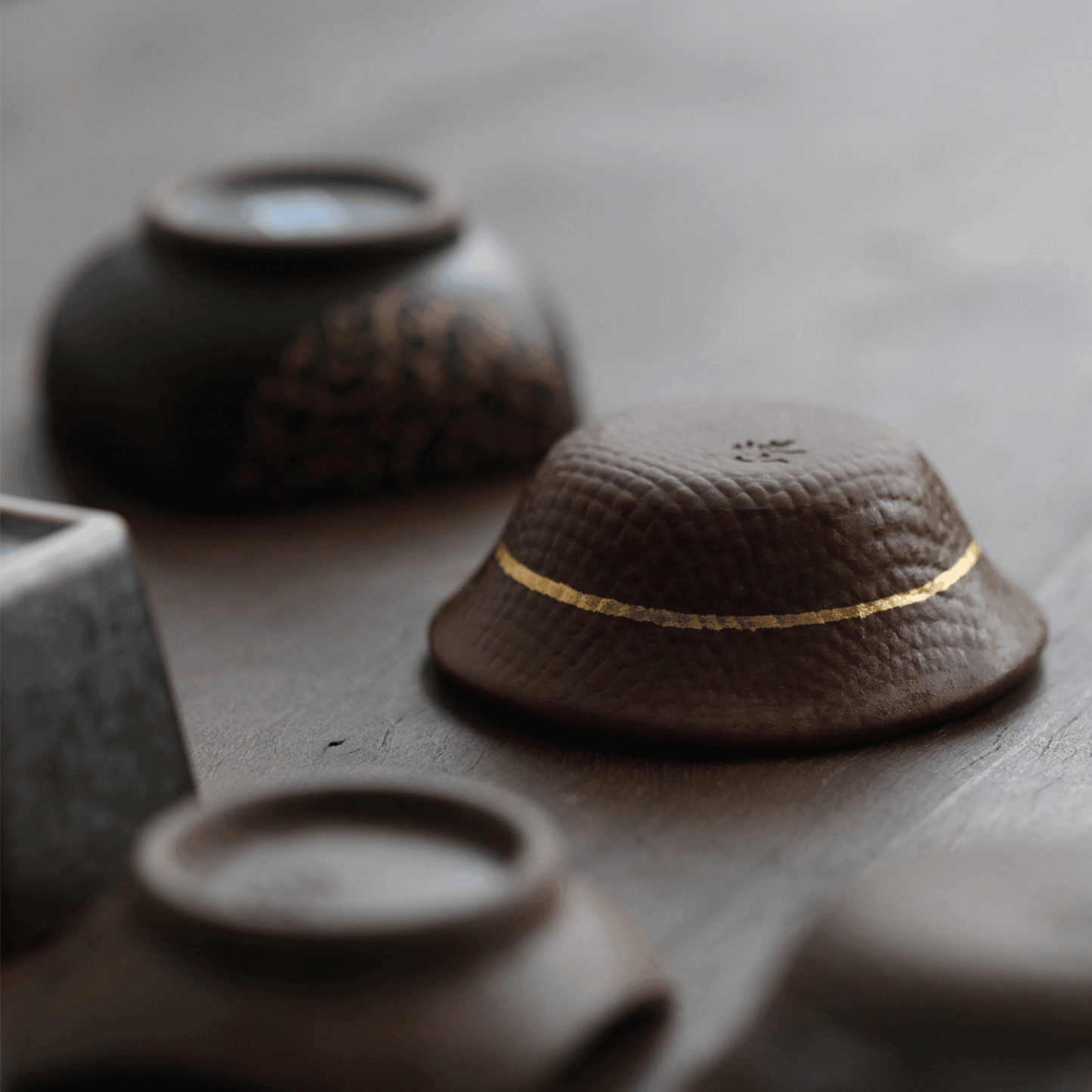 Touetsugama Japanese Golden Glazed Tea Set – A Luminous Journey Through Tradition