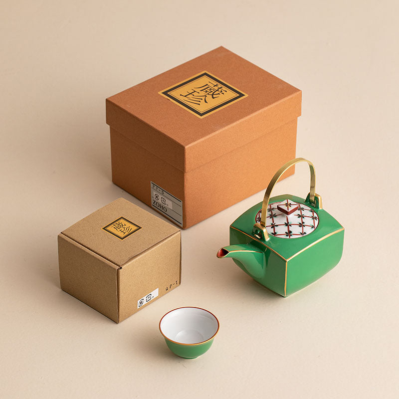 Japanese Zouzeng Kiln (Kurura-gaki) Moeghi Hand-Painted Gold Green Glaze Tea Set