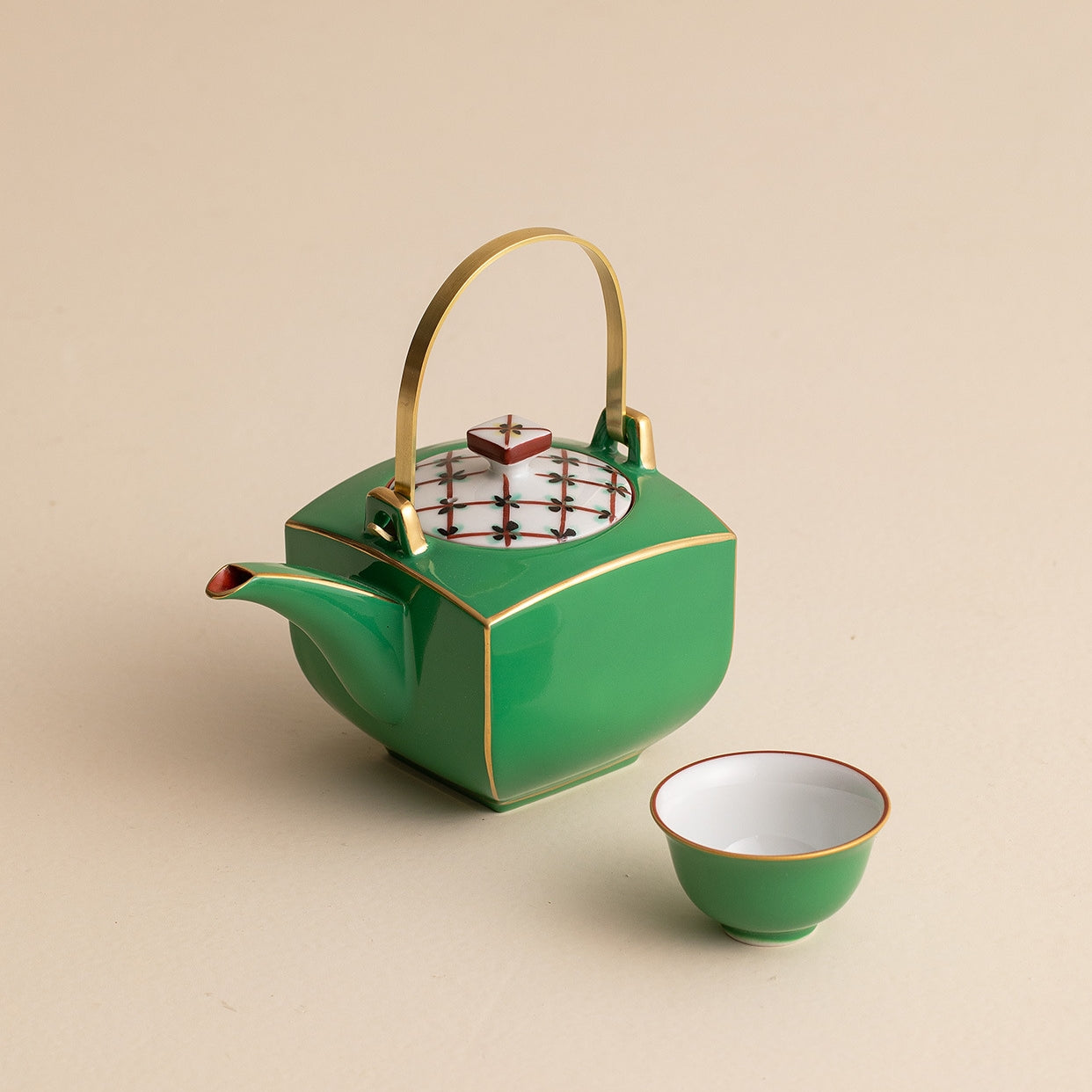 Japanese Zouzeng Kiln (Kurura-gaki) Moeghi Hand-Painted Gold Green Glaze Tea Set